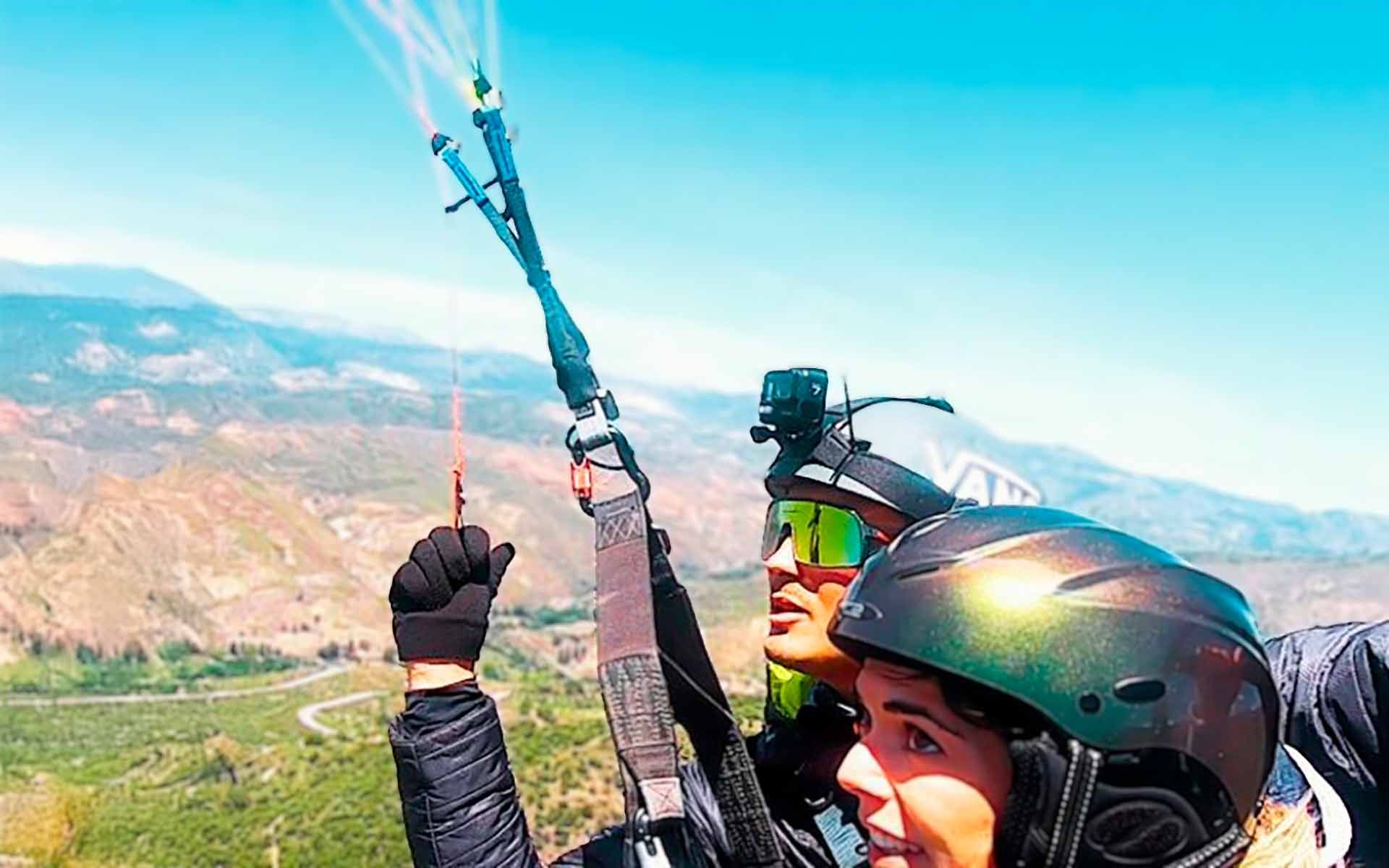 Vuelo en parapente en Monachil para empresas. Aventura, bienestar y productividad